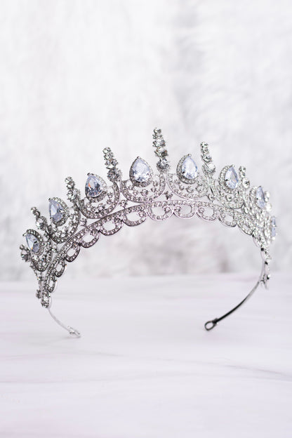 TIARA CRN008