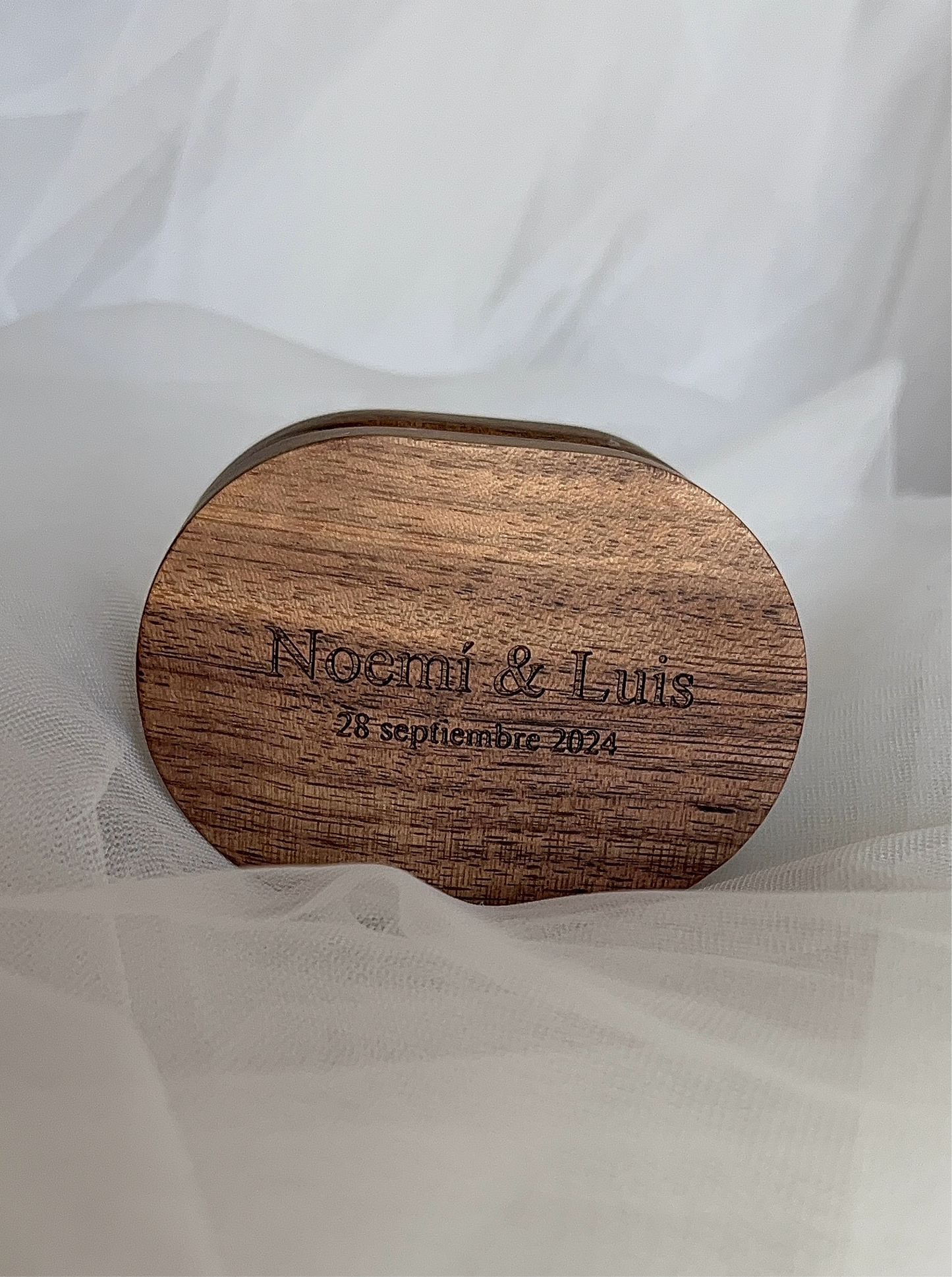 CAJA DE MADERA PERSONALIZADA: CM002