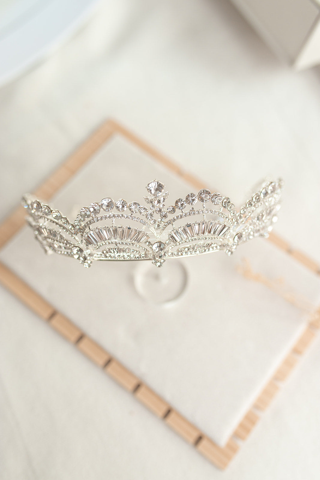 TIARA CRN020