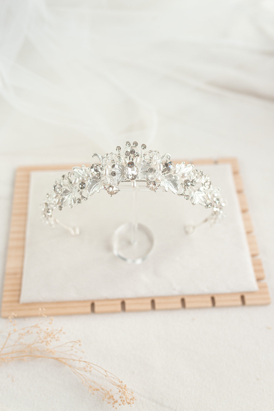 TIARA CRN005